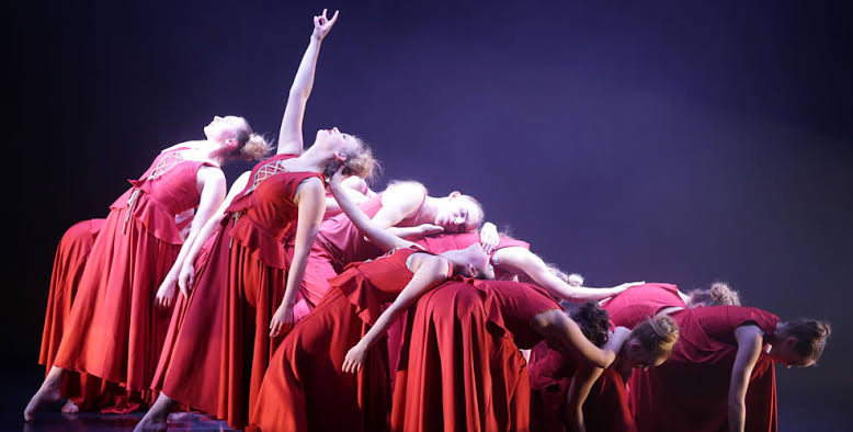 The Art of Performing – How Performing Arts are Escrita Com Luz